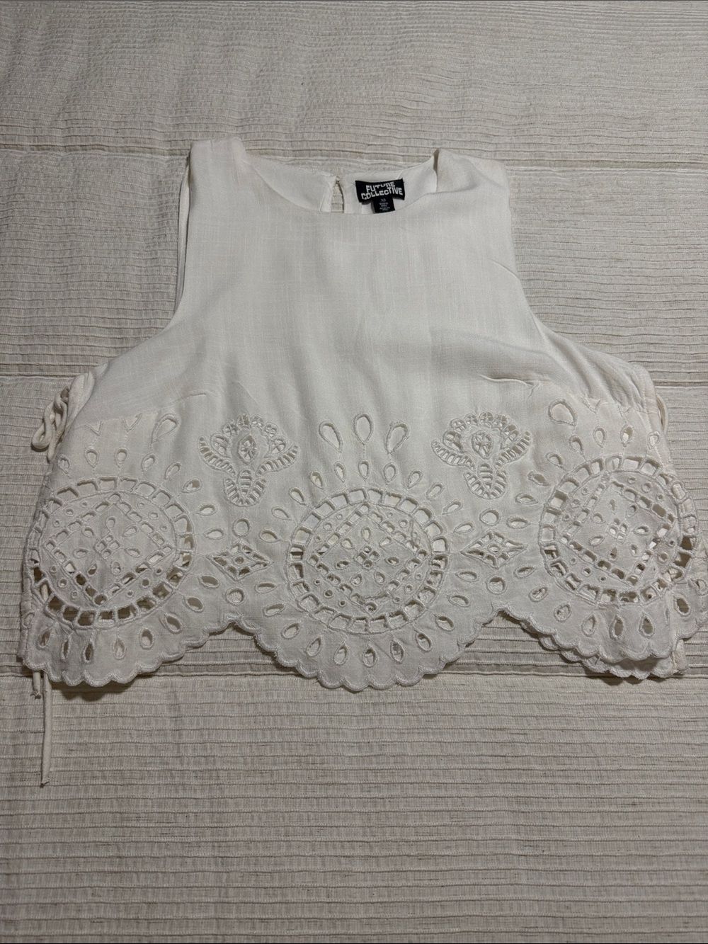 NWOT White eyelit Cropped Tank Top